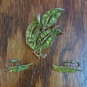 Vintage Olivine Glass Green Leaf Brooch and Earrings Set